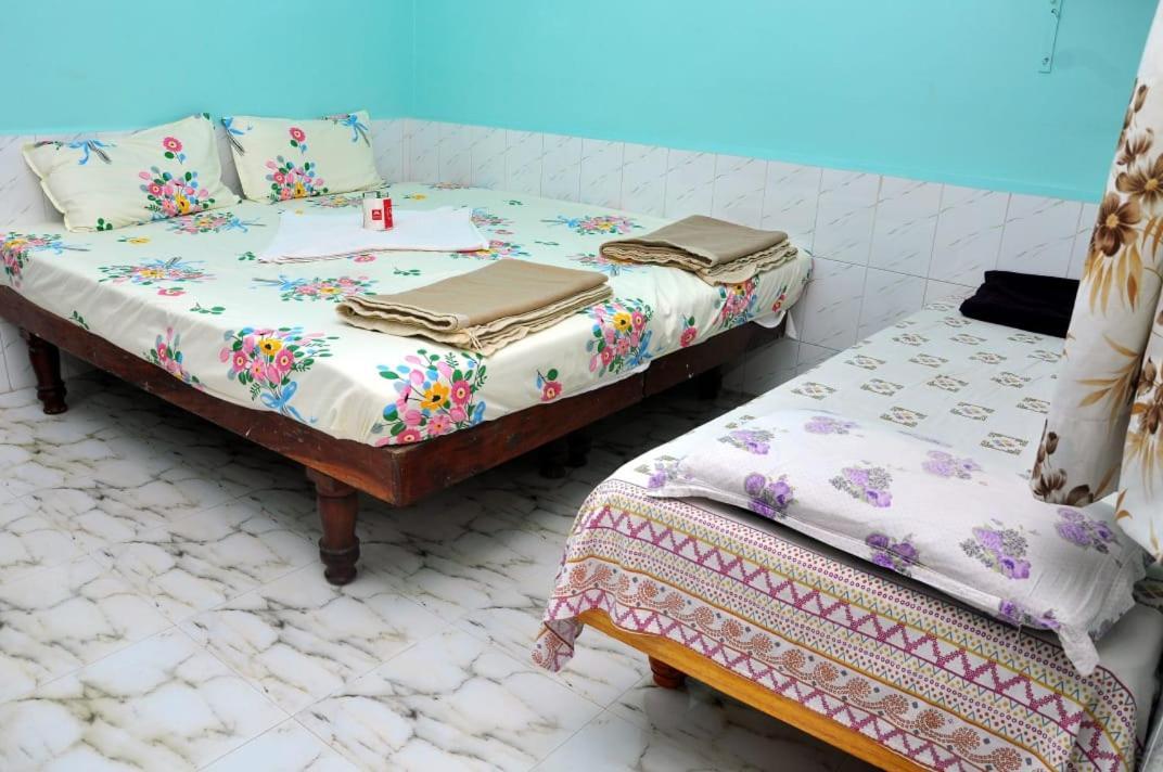 Ranjana Guesthouse 亨比 外观 照片